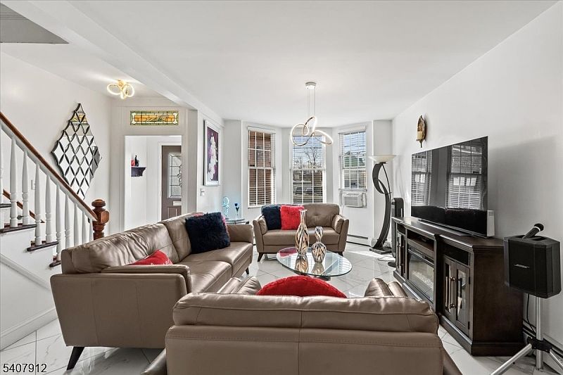 1st image of 1708 46Th St