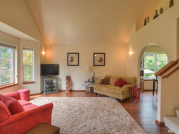 2nd image of 6544 Lake Saint Clair Dr SE