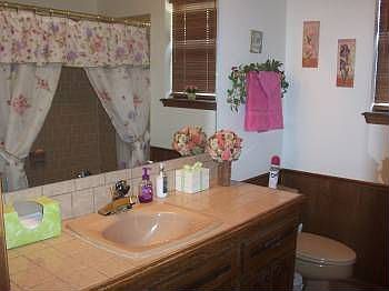 3rd image of 2406 Whispering Oaks Dr