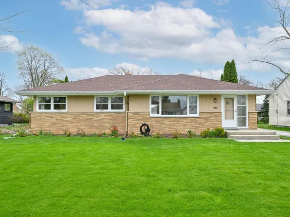7654 N Seneca ROAD, Fox Point, WI 53217