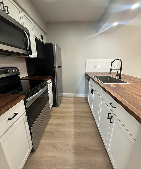 Legacy at Shoreline Apartments — Photo 12
