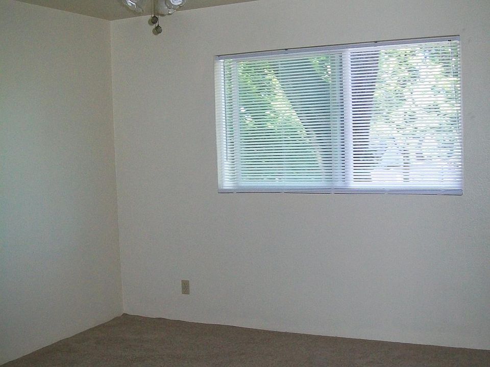 Building Photo 4