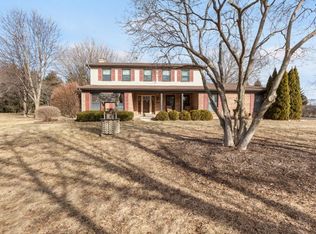 38W512 Bittersweet Ln, Elgin, IL 60124