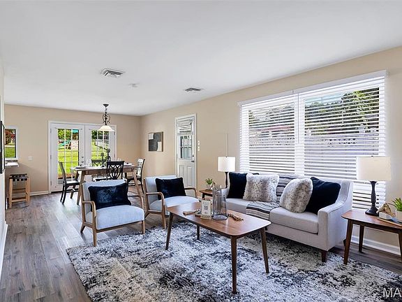 4th image of 2944 Chevron Dr