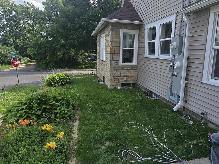 683 Maryland Ave W — Photo 52