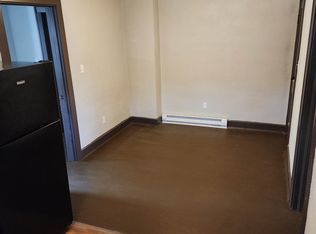 210 E 19th St APT 4, Anderson, IN 46016