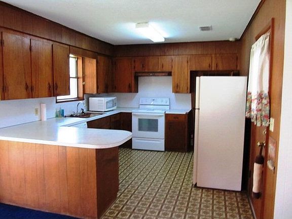 2nd image of 108 Bougainvillaea Ct
