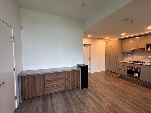 4th image of 4433 Alaska St #103