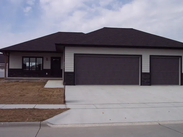 6906 K Ave, Kearney, NE 68847