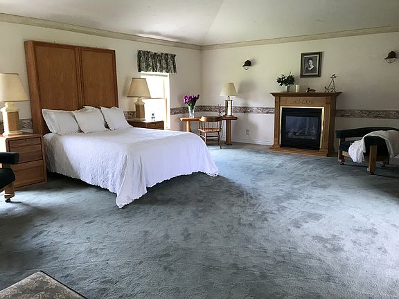 Guest master suite