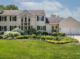 1423 Woodview Ln SW, Rochester, MN 55902