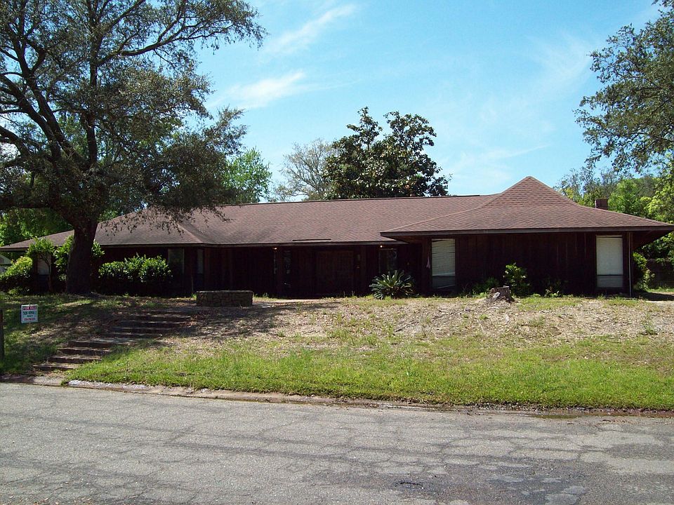 1st image of 421 Woodland Park Dr