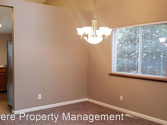 5th image of 2338 NE Adler Ct