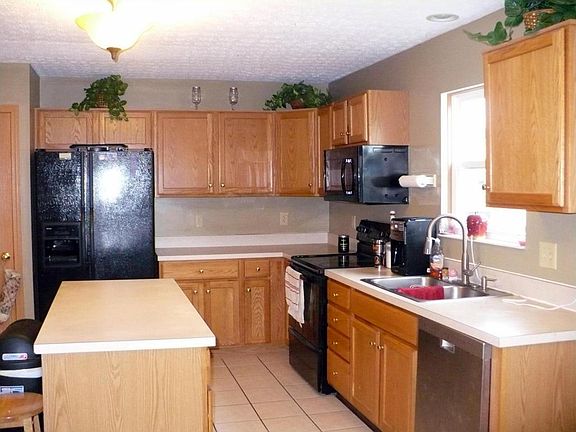 4th image of 384 Kestrel Dr