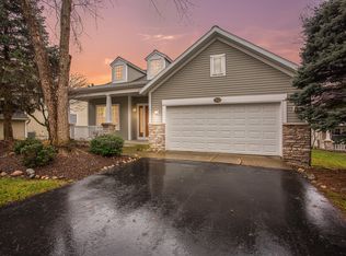 3580 Mill Point Dr SE, Kentwood, MI 49512