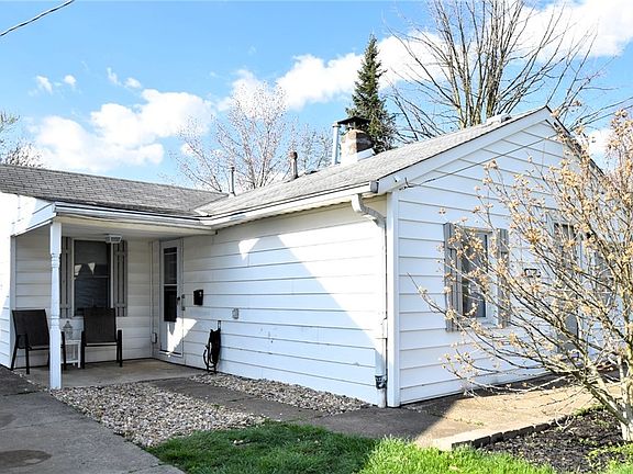 3rd image of 13407 Sprecher Ave