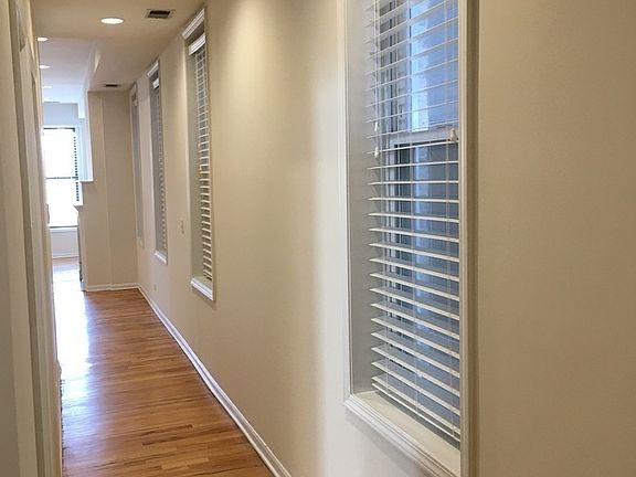 3rd image of 900 N Ashland Ave APT 2