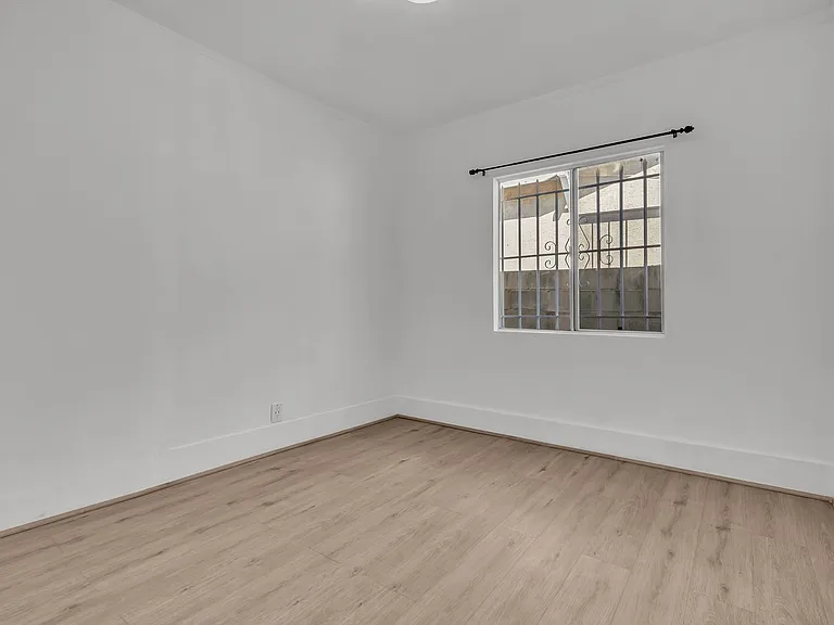 2819 Exposition Pl — Photo 22