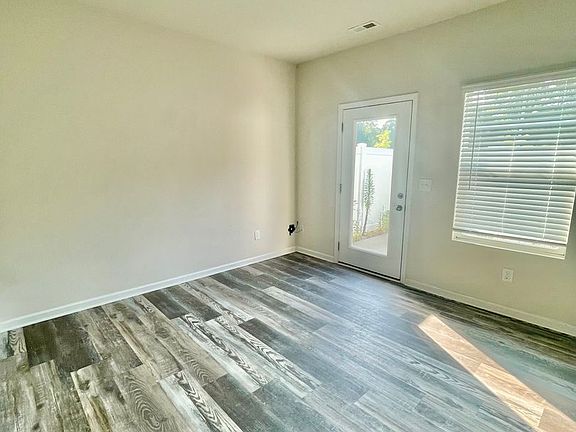 4th image of 109 Dogwood Village Trl #E