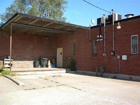 3rd image of 109 E McPherson St
