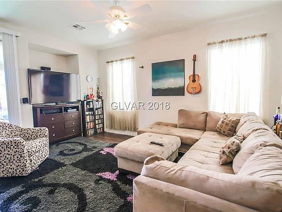 5th image of 292 Sweet Sugar Pine Dr