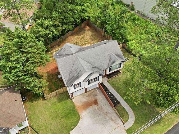 4th image of 201 Hickory Ln