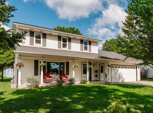 8351 S Deer Ridge Pass, Oak Creek, WI 53154