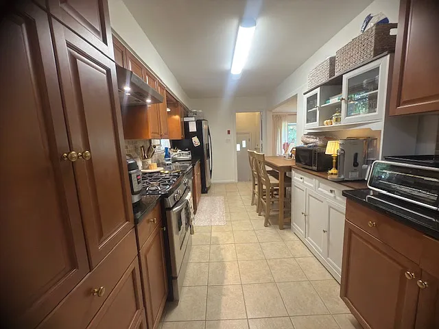 75 Delmar Ave — Photo 9