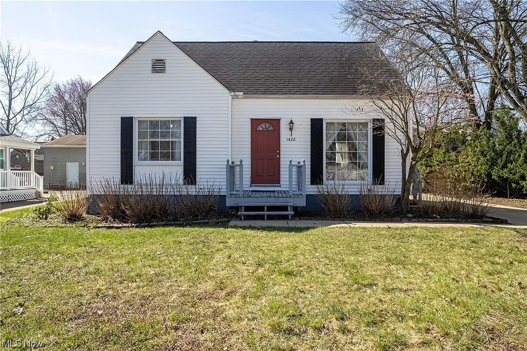 1426 Ries St photo 1