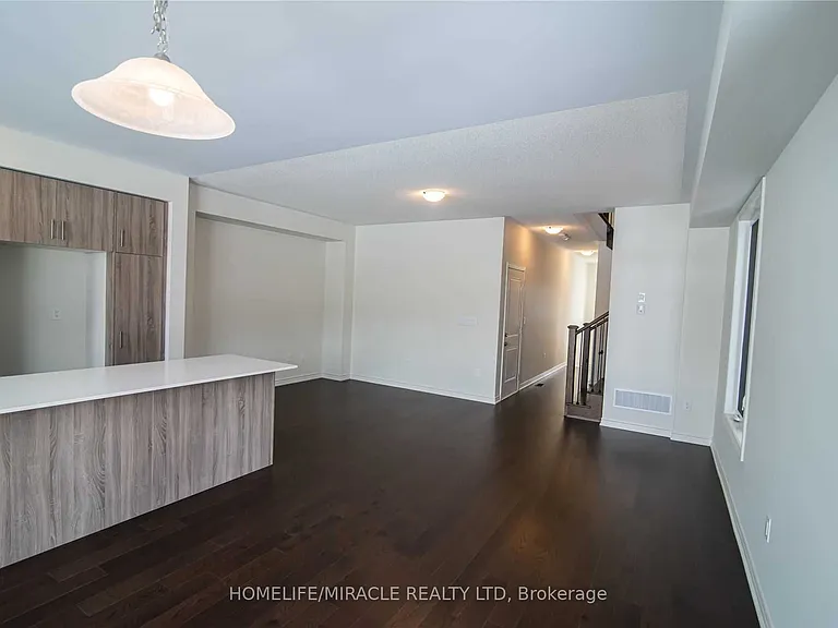 19 Greer St — Photo 5