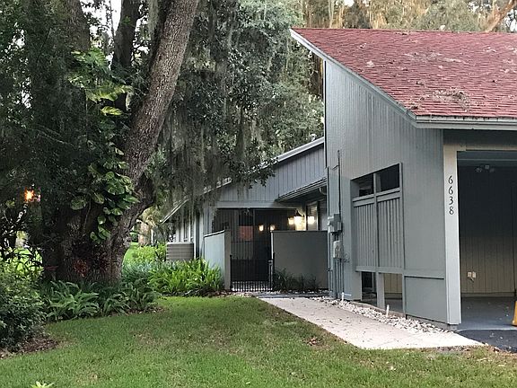 Condo-Carport/Walkway