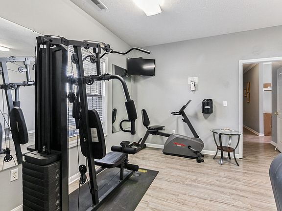 3rd image of 2301 N Broadway St #215-4