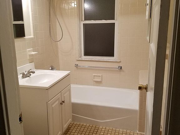 Sparkling new bathroom fixtures! 