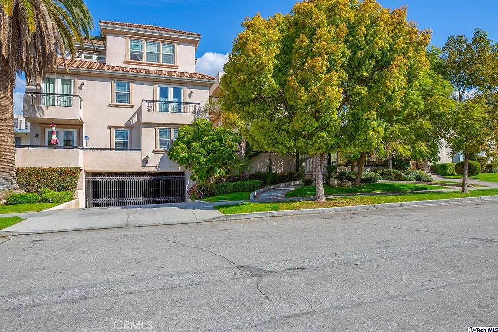 333 Milford St — Photo 4
