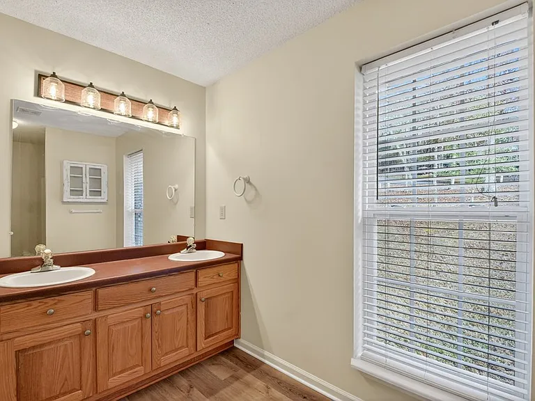 863 Woodland Dr — Photo 39