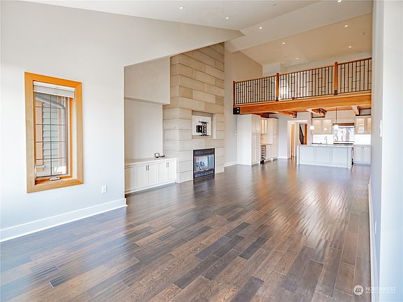 4th image of 9525 Semiahmoo Parkway #A303
