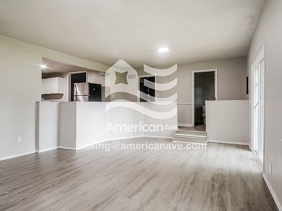 1069476_004_living_room_13730866.jpg