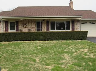 175 Mountain View Dr, York, PA 17404