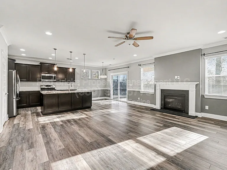 149 Kingston Dr — Photo 10