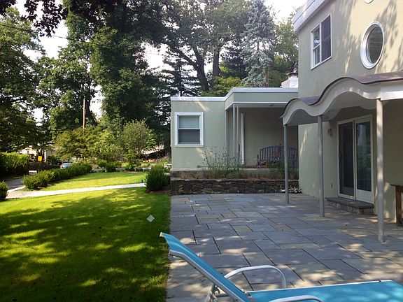 5th image of 20 Woodlawn St