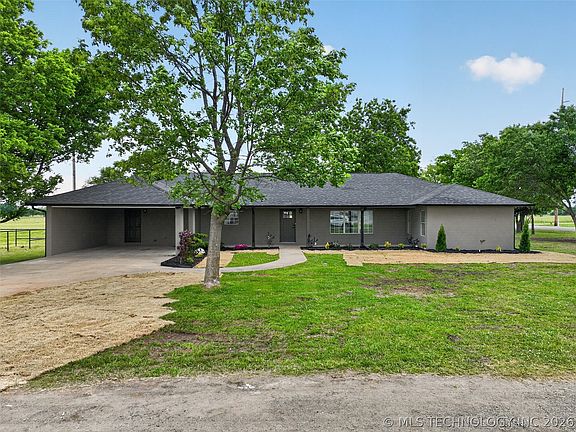 2nd image of 2025 NE 5th St