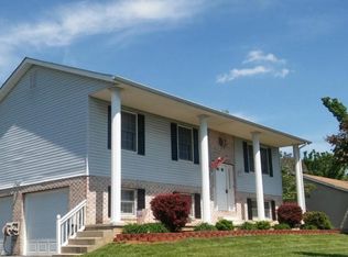 29 Putnam Dr, Inwood, WV 25428