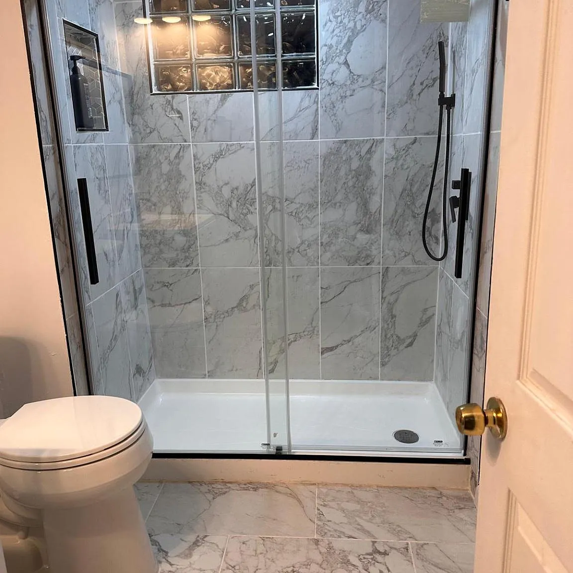 2 bed, 1.0 bath, 1100 sqft, $1,700 — Photo 3
