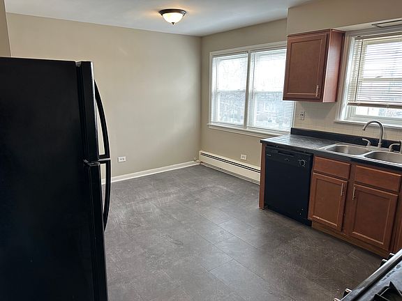 2nd image of 6104 W Gunnison St #2R