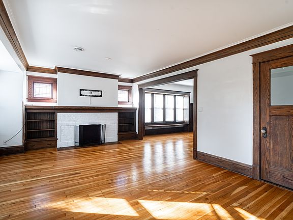 3rd image of 2127 N Hi Mount Blvd