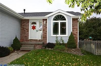 2nd image of 824 Karen Dr