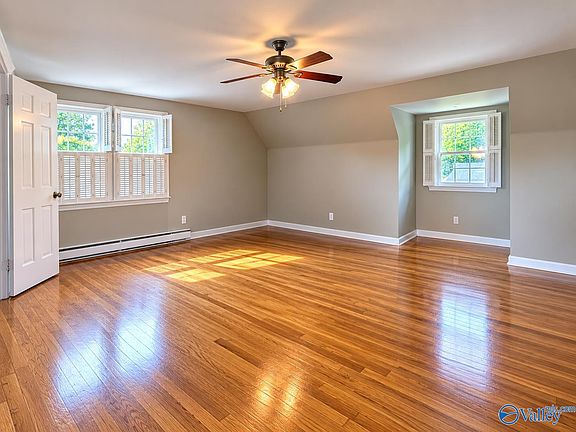 5th image of 2107 Pennylane SE