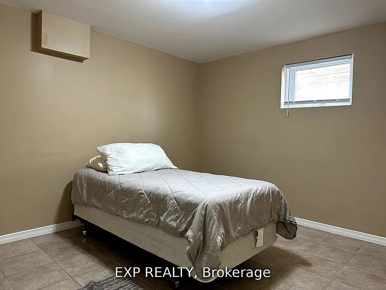 91 Sun King Cres #BASEMENT — Photo 6