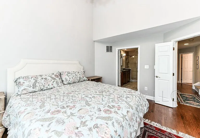 1572 21st Ct N — Photo 16