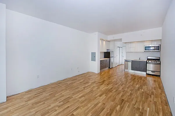 Rented by Astoria Realty | media 23